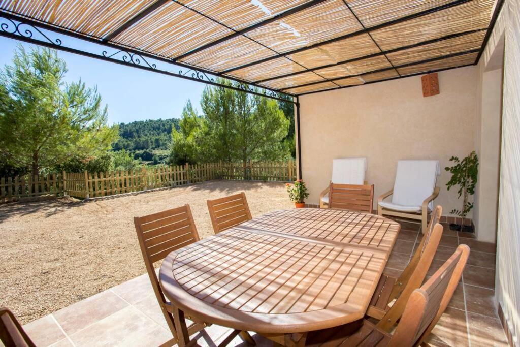 L'Arbre A Soleil Villa Aigues-Vives  Buitenkant foto